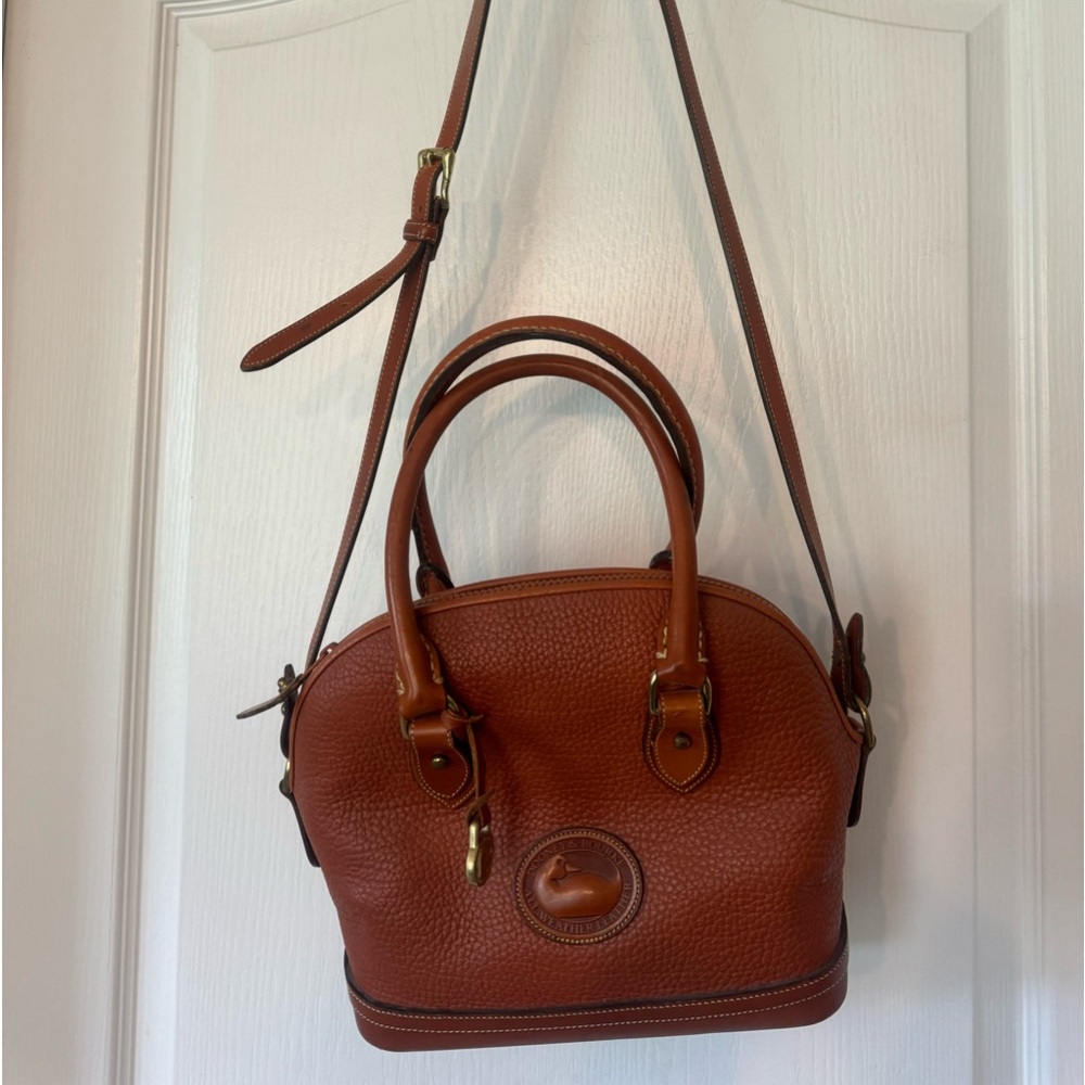 Dooney & Bourke EUC BAG!!! Like new!